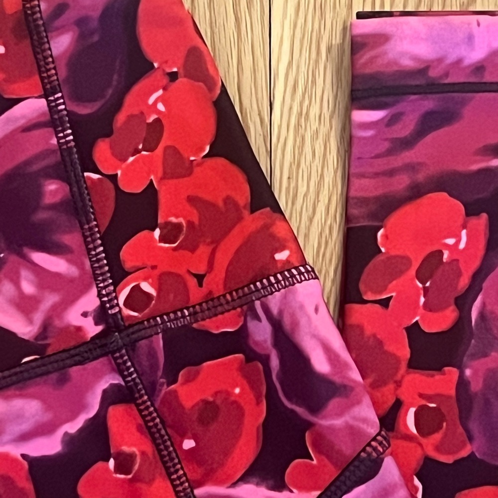 KATE SPADE ELECTRIC ROSE STUDIO LEGGINGS - SIZE: XS - Picture 2 of 8